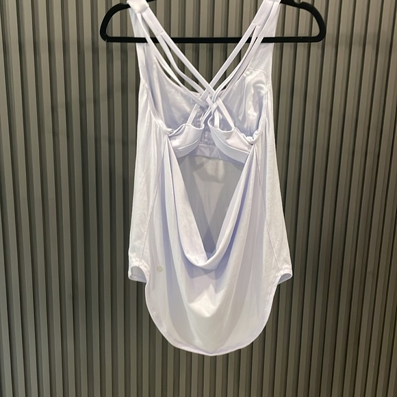 Lululemon wild tank top - size 8 - hydrangea blue - Picture 4 of 4